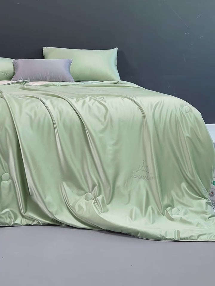 OEKO-TEX Certified Mulberry Silk Summer Quilt - Lightweight Comforter